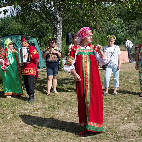 Фольклорный праздник "Тихвинская ярмарка"